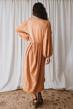 Load image into Gallery viewer, Daisy Embroidery Midi Dress - Pecan
