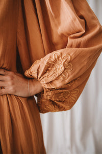 Daisy Embroidery Midi Dress - Pecan