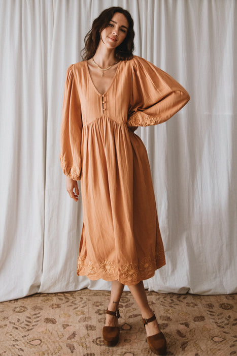 Daisy Embroidery Midi Dress - Pecan
