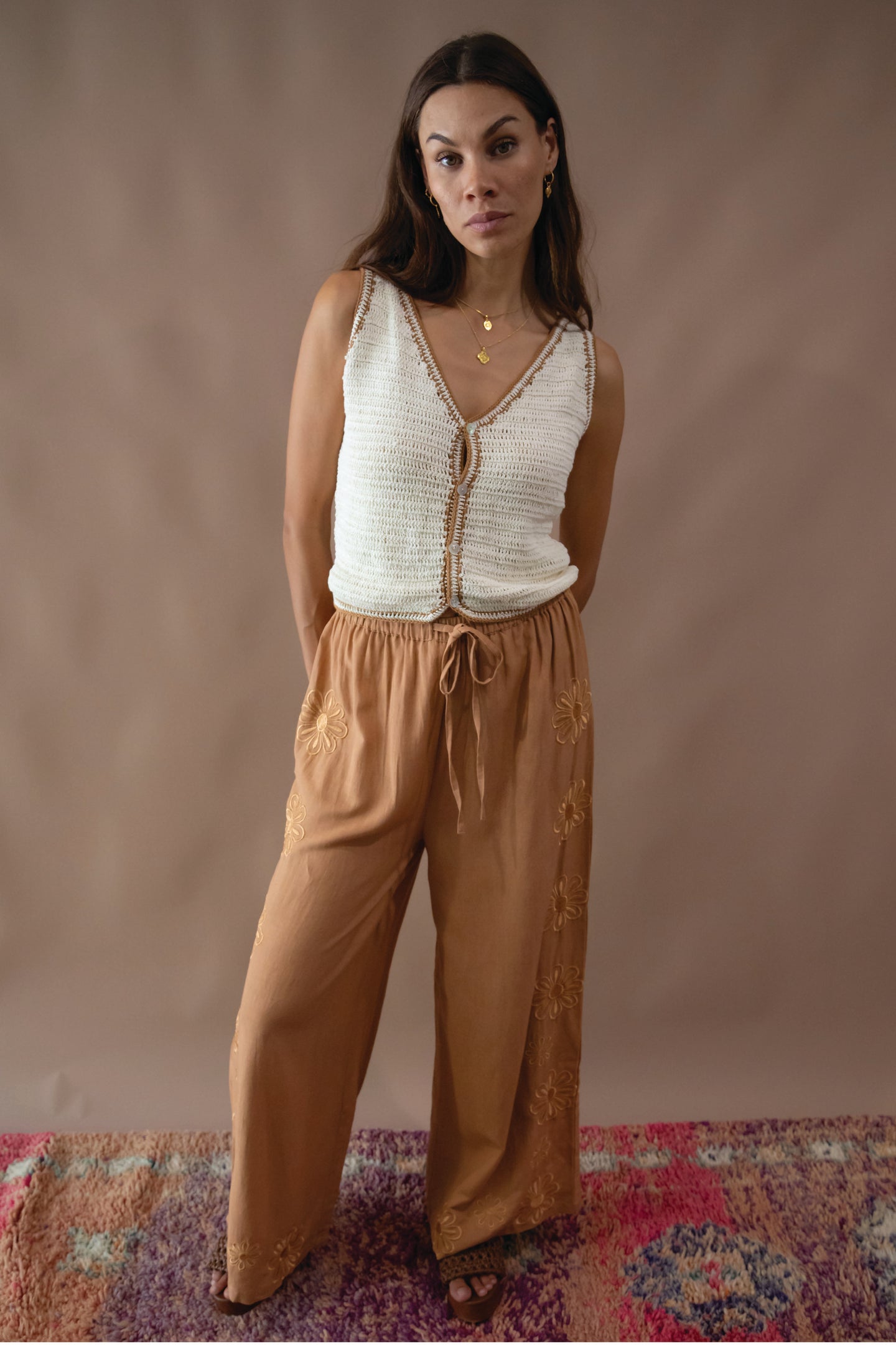 Daisy Embroidery Pants - Pecan